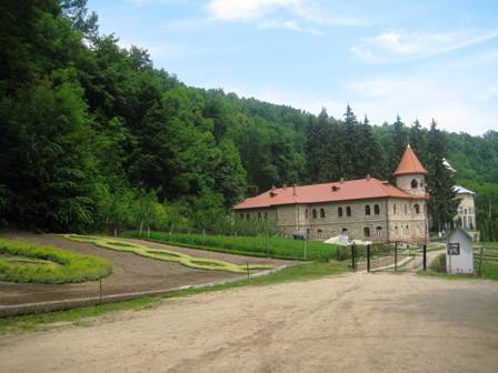 рудь, монастырь